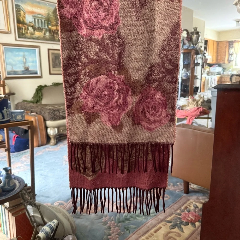 Preston & York Moody Pink & Brown Floral Scarf made in Germany 100% Acrylic - Picture 3 of 6